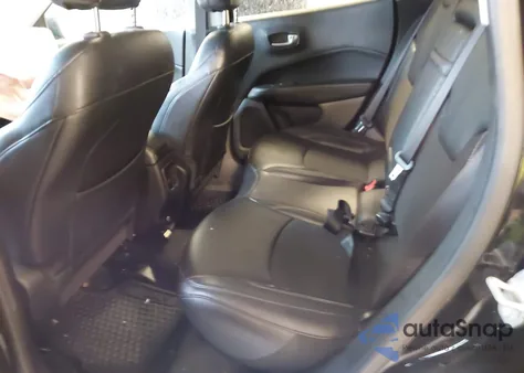 2019 Jeep Compass Latitude 4X4 из США, поврежденный, VIN 3C4NJDBB3KT807823